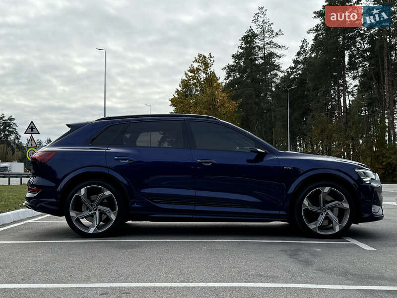 Позашляховик / Кросовер Audi e-tron S 2021 в Києві фото 137 Позашляховик / Кросовер Audi e-tron S 2021 в Києві
