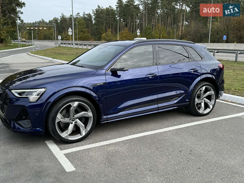 Позашляховик / Кросовер Audi e-tron S 2021 в Києві фото 141 Позашляховик / Кросовер Audi e-tron S 2021 в Києві