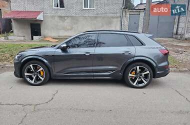 Позашляховик / Кросовер Audi e-tron S 2021 в Дніпрі