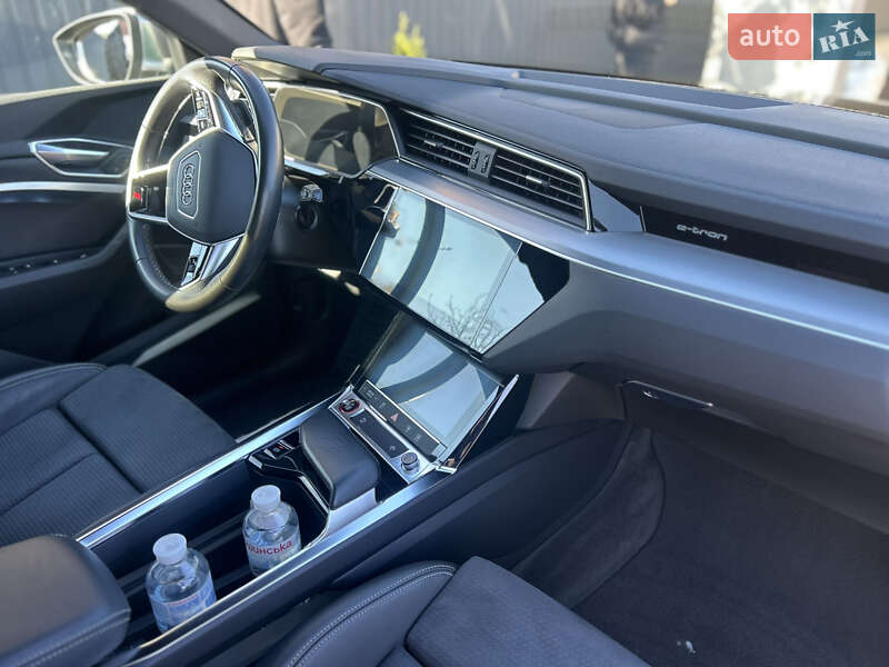 Внедорожник / Кроссовер Audi e-tron S 2022 в Одессе фото 34 Внедорожник / Кроссовер Audi e-tron S 2022 в Одессе