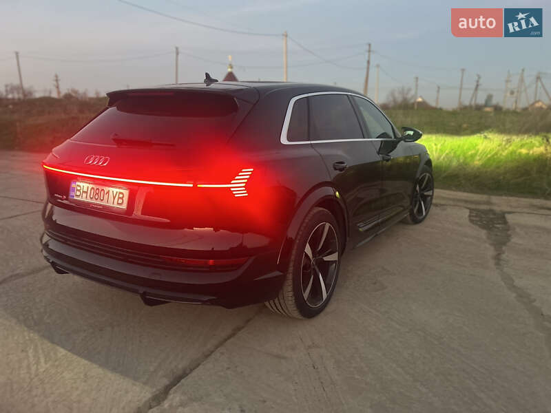 Внедорожник / Кроссовер Audi e-tron S 2022 в Одессе фото 52 Внедорожник / Кроссовер Audi e-tron S 2022 в Одессе