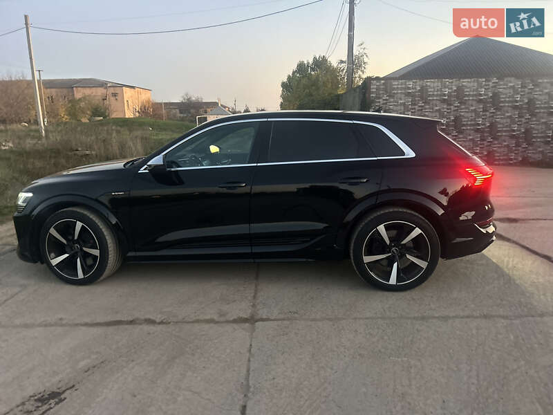 Внедорожник / Кроссовер Audi e-tron S 2022 в Одессе фото 61 Внедорожник / Кроссовер Audi e-tron S 2022 в Одессе