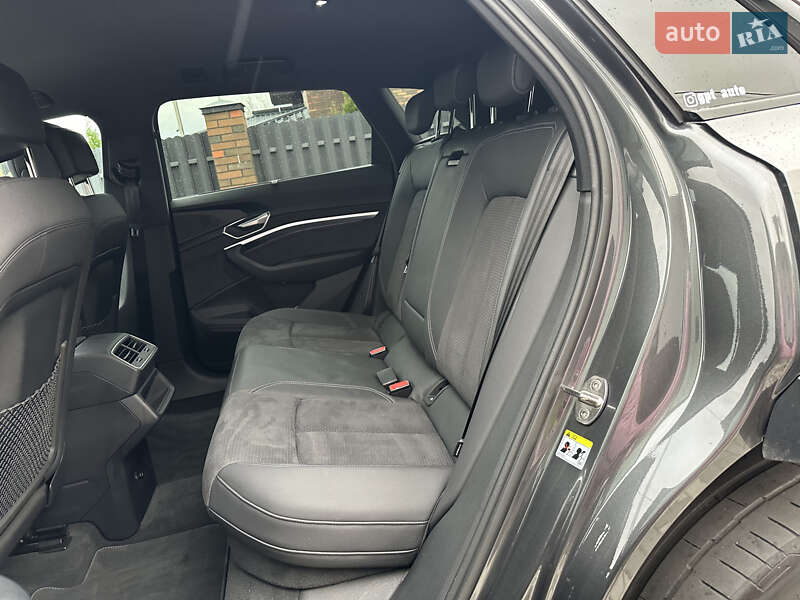 Внедорожник / Кроссовер Audi e-tron S 2022 в Киеве