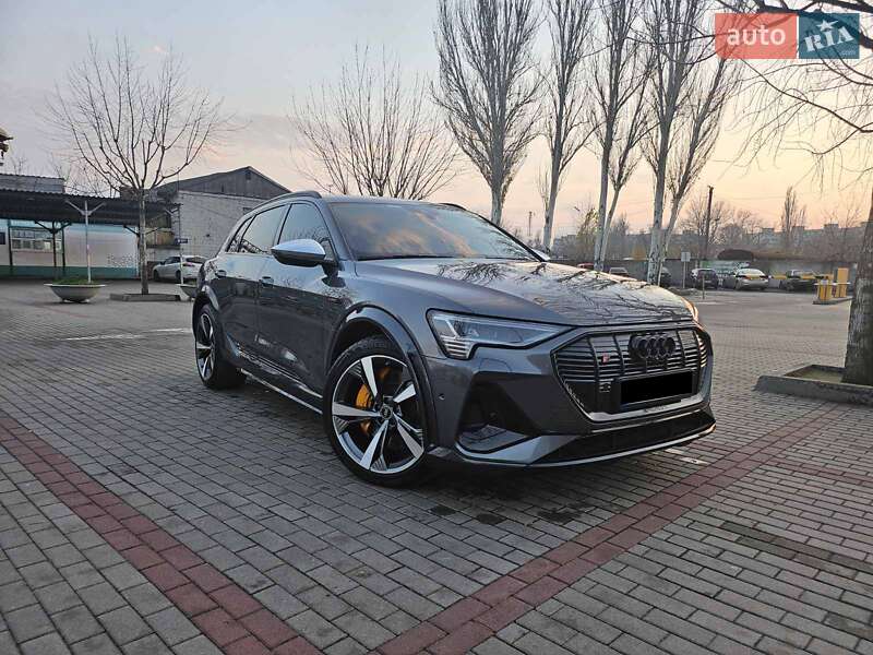 Внедорожник / Кроссовер Audi e-tron S 2021 в Днепре