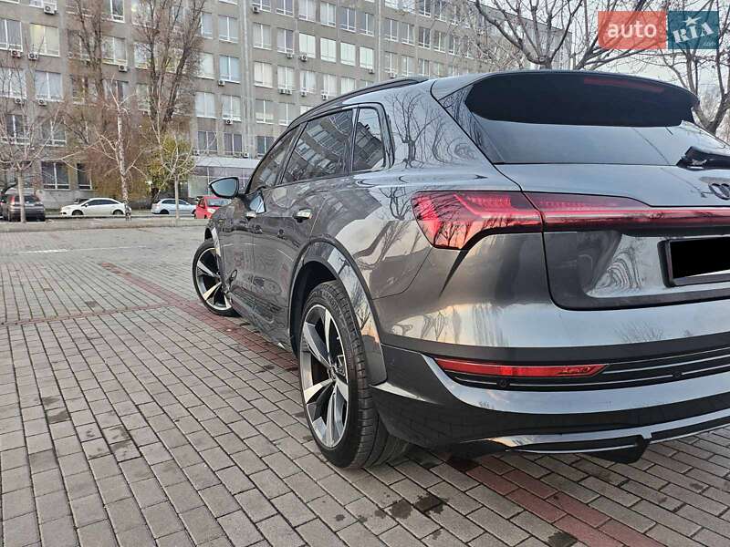 Внедорожник / Кроссовер Audi e-tron S 2021 в Днепре