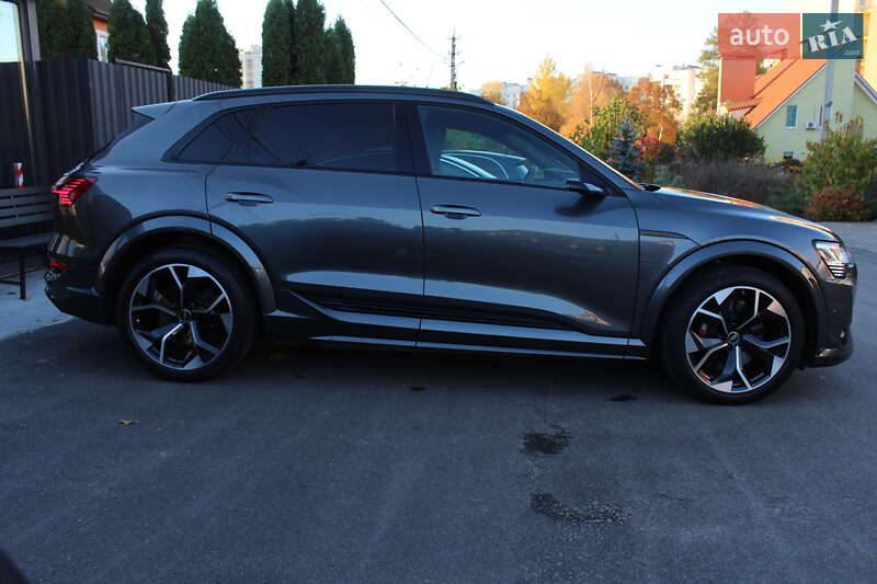 Внедорожник / Кроссовер Audi e-tron S 2022 в Киеве