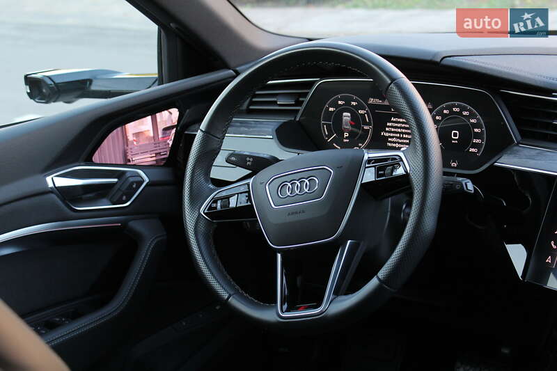 Внедорожник / Кроссовер Audi e-tron S 2022 в Киеве