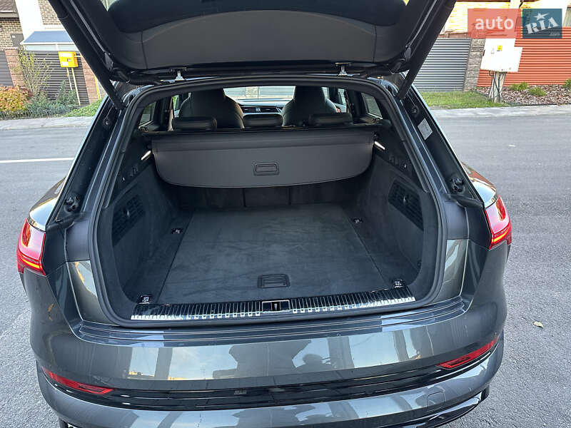 Внедорожник / Кроссовер Audi e-tron S 2022 в Киеве