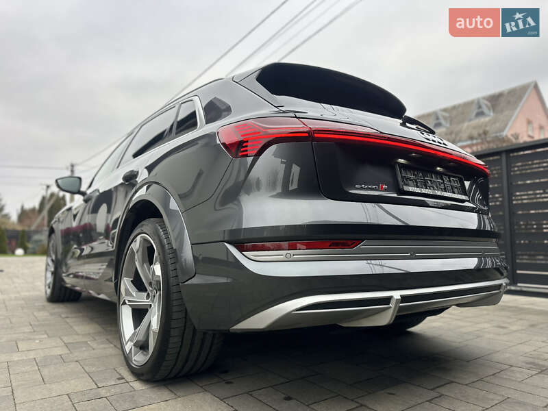 Позашляховик / Кросовер Audi e-tron S 2022 в Луцьку