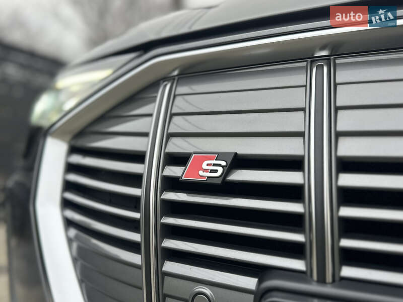 Позашляховик / Кросовер Audi e-tron S 2022 в Луцьку