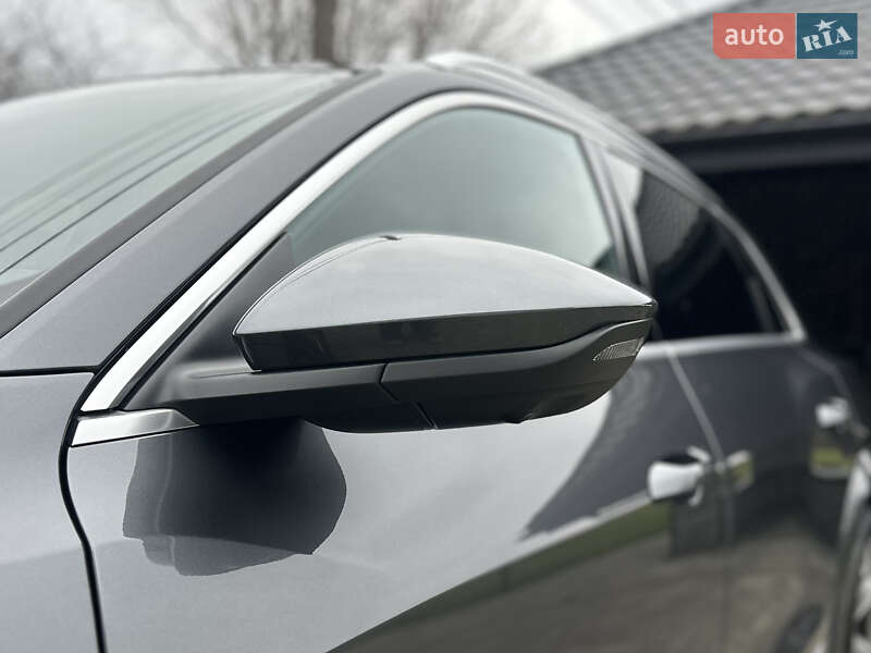 Позашляховик / Кросовер Audi e-tron S 2022 в Луцьку