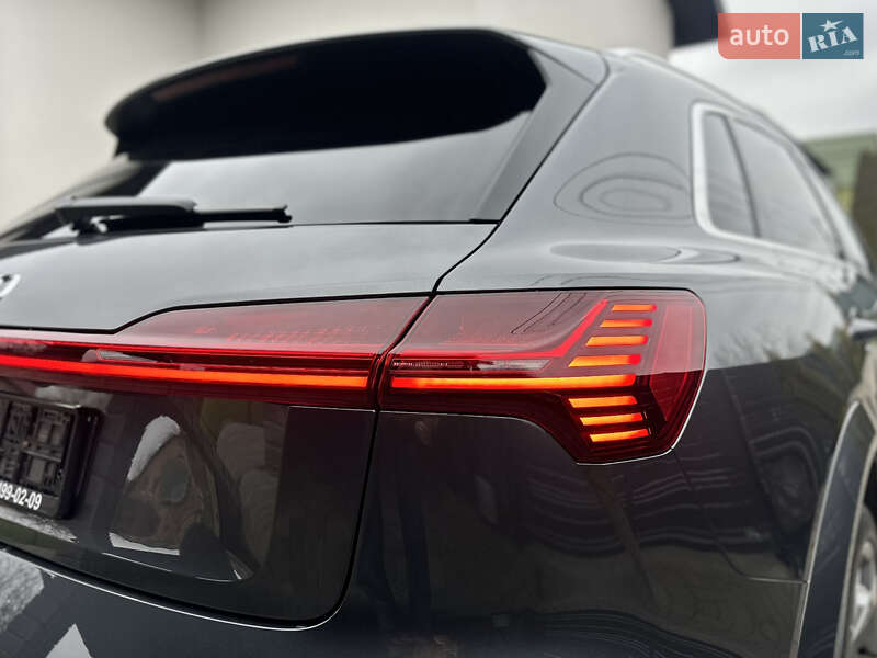 Позашляховик / Кросовер Audi e-tron S 2022 в Луцьку