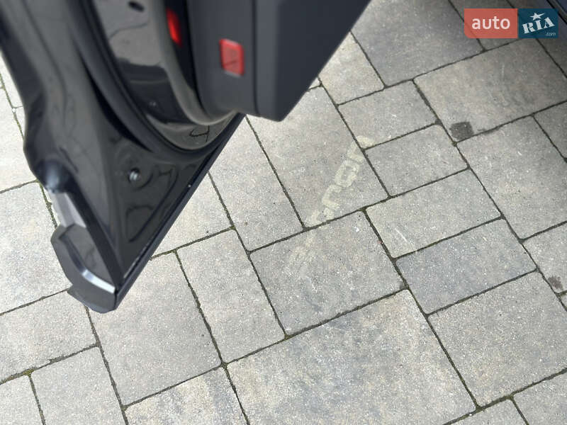 Позашляховик / Кросовер Audi e-tron S 2022 в Луцьку