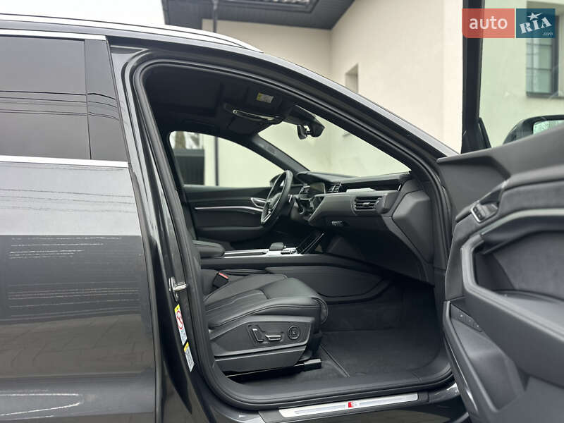 Позашляховик / Кросовер Audi e-tron S 2022 в Луцьку