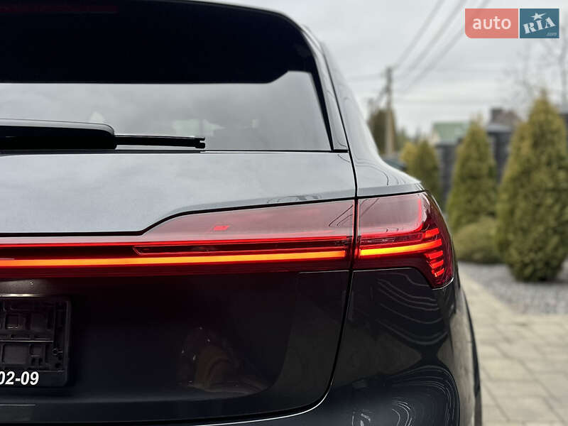 Позашляховик / Кросовер Audi e-tron S 2022 в Луцьку