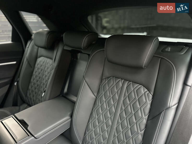Позашляховик / Кросовер Audi e-tron S 2022 в Луцьку