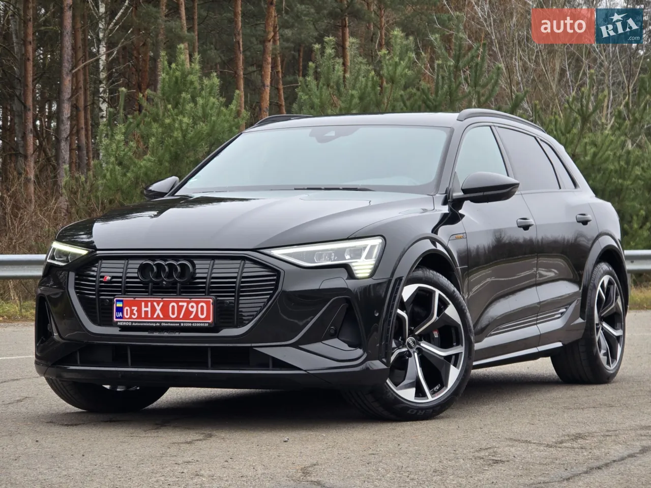 2022 Audi e-tron S - мініатюра 23