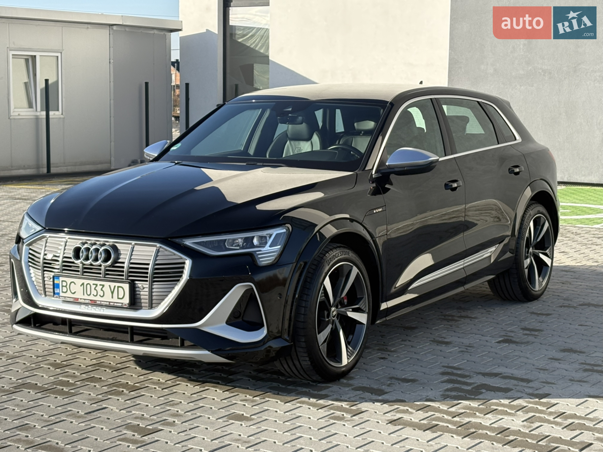 2021 Audi e-tron S - мініатюра 12