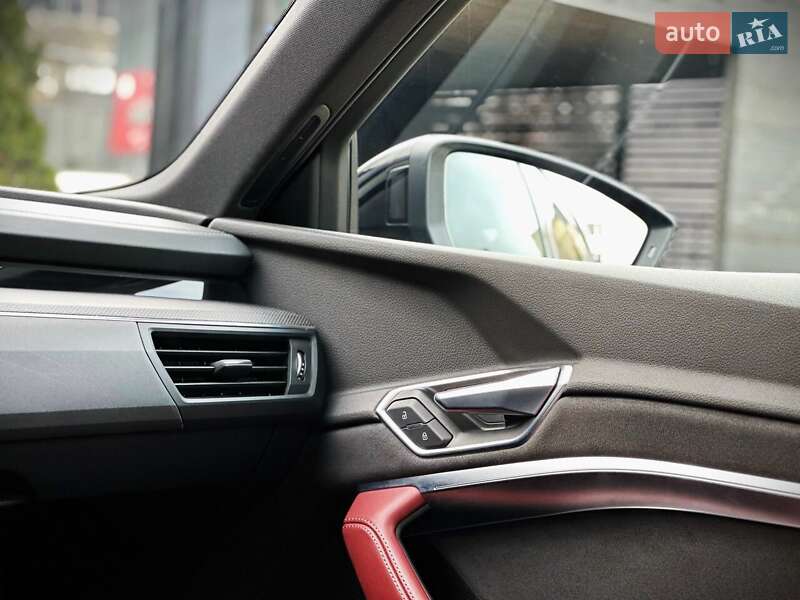 Внедорожник / Кроссовер Audi e-tron S 2021 в Киеве