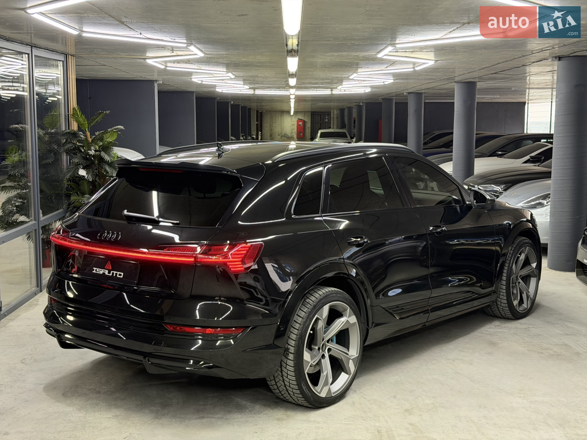 2022 Audi e-tron S - мініатюра 14