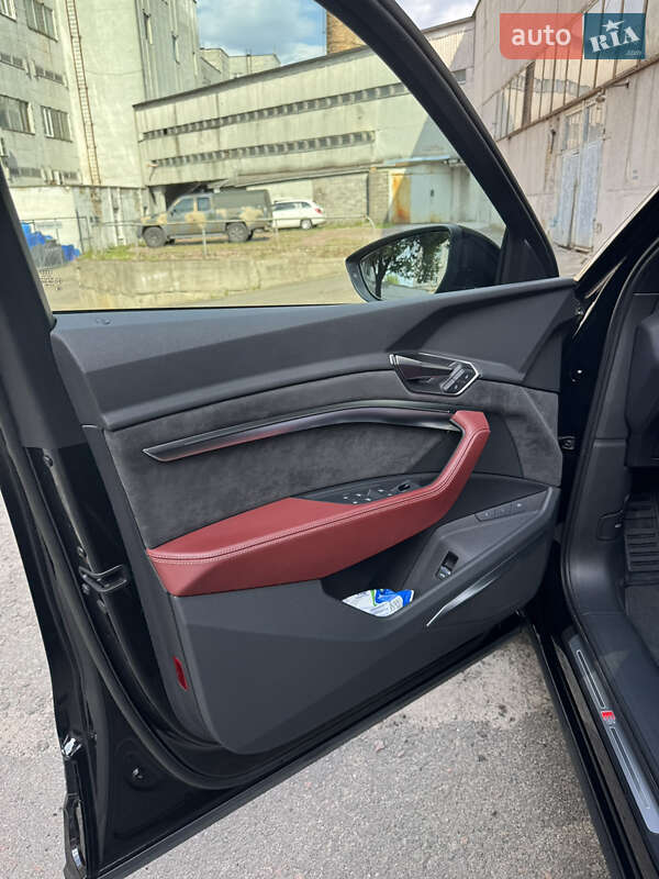 Внедорожник / Кроссовер Audi e-tron S 2021 в Киеве фото 15 Внедорожник / Кроссовер Audi e-tron S 2021 в Киеве