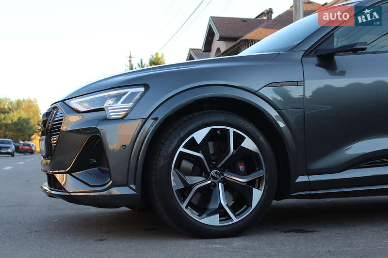 Внедорожник / Кроссовер Audi e-tron S 2022 в Киеве