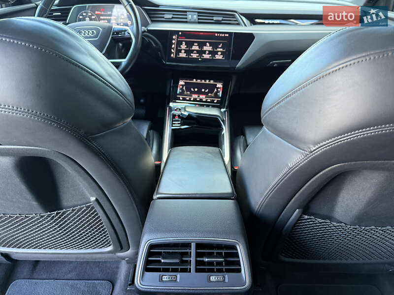 Внедорожник / Кроссовер Audi e-tron S 2020 в Хмельницком
