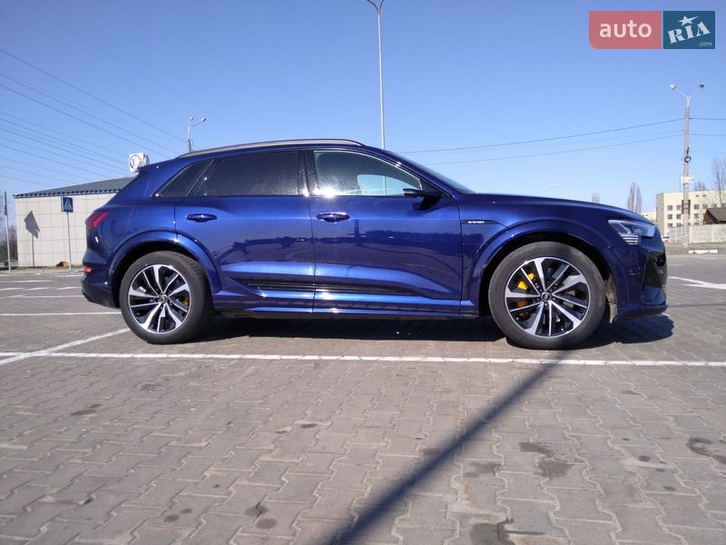 Внедорожник / Кроссовер Audi e-tron S 2022 в Киеве