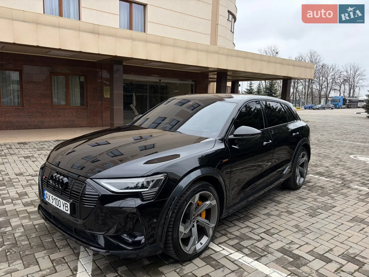 2022 Audi e-tron S - мініатюра 22