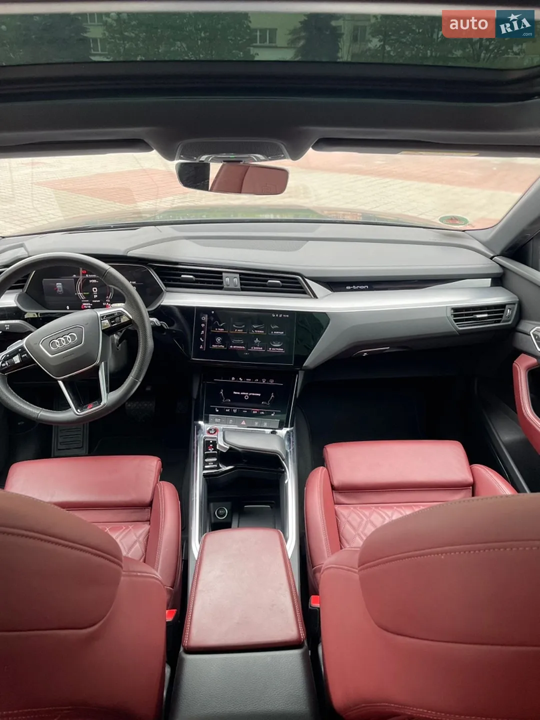 2021 Audi e-tron S - мініатюра 26