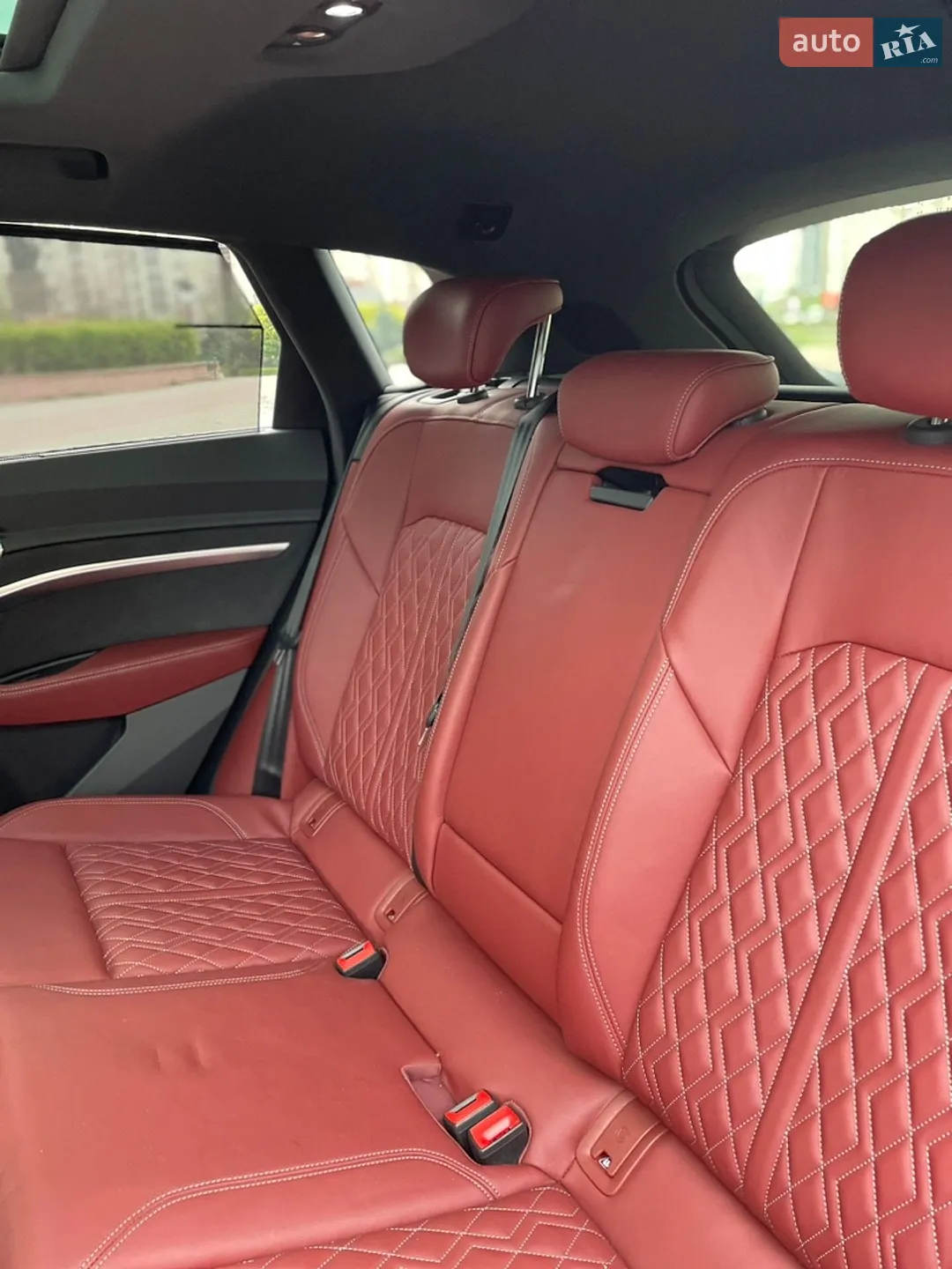 2021 Audi e-tron S - мініатюра 28
