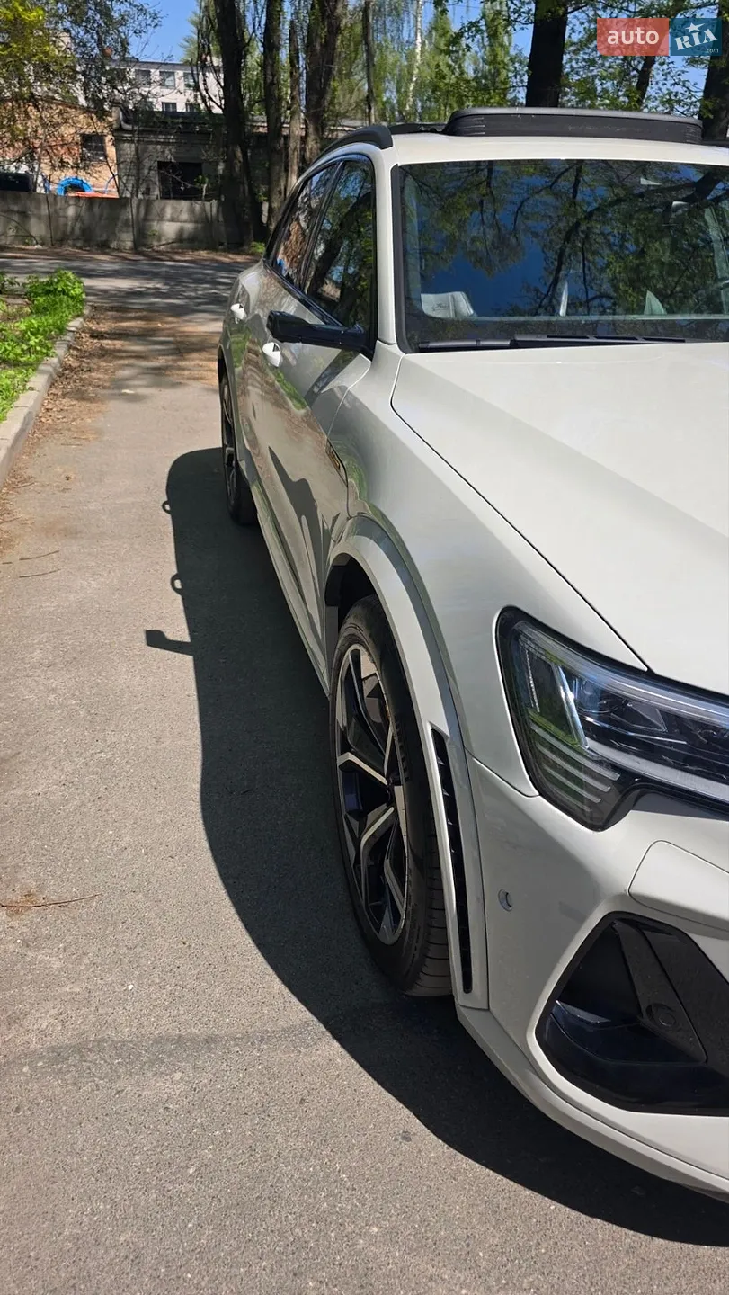 2021 Audi e-tron S - мініатюра 7