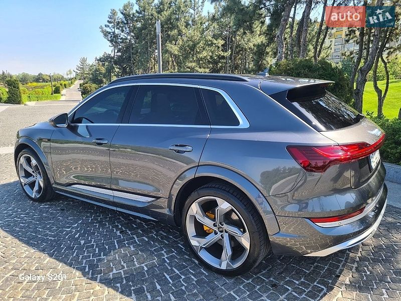 Внедорожник / Кроссовер Audi e-tron S 2022 в Днепре