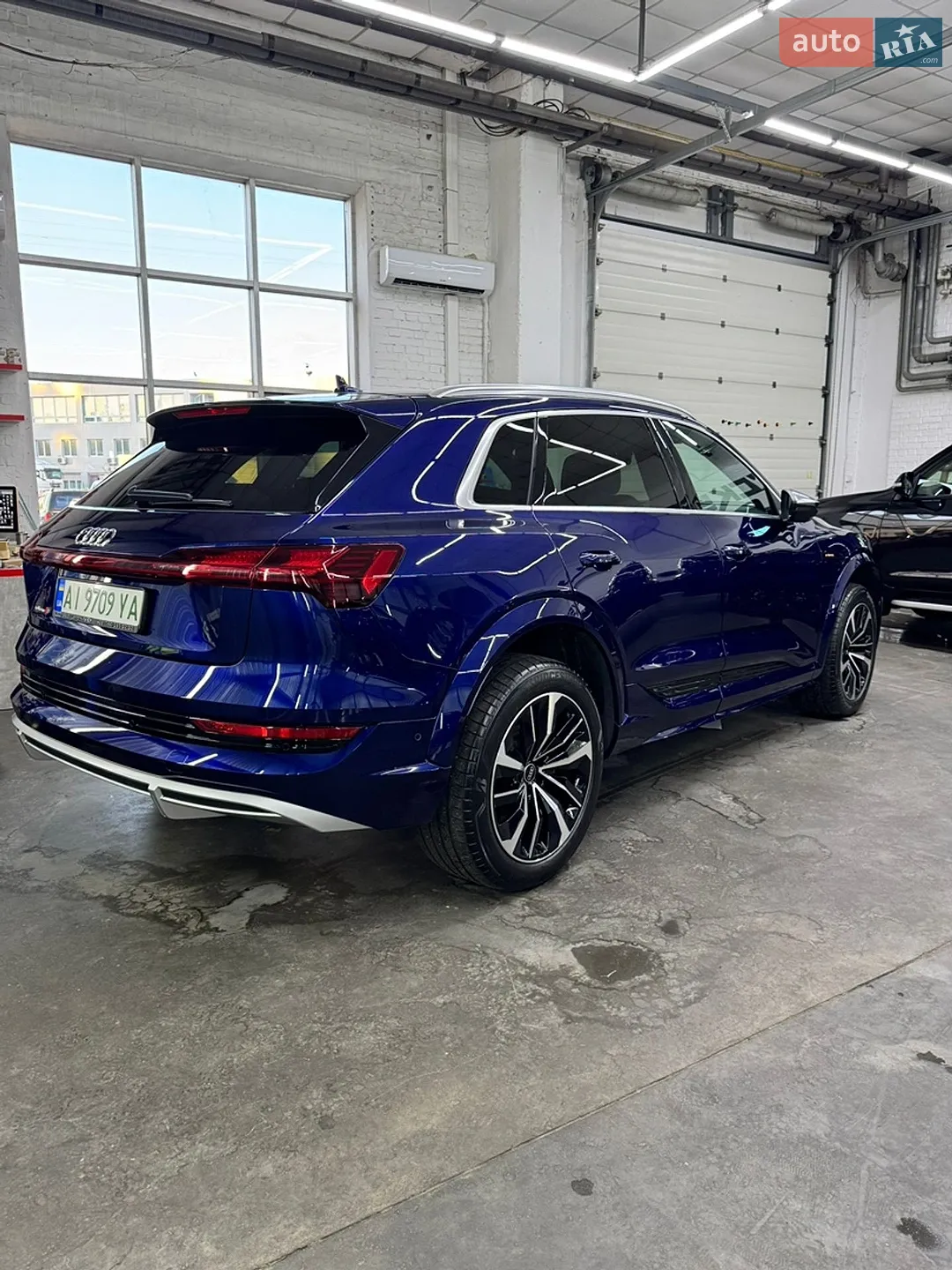 2022 Audi e-tron S - мініатюра 7