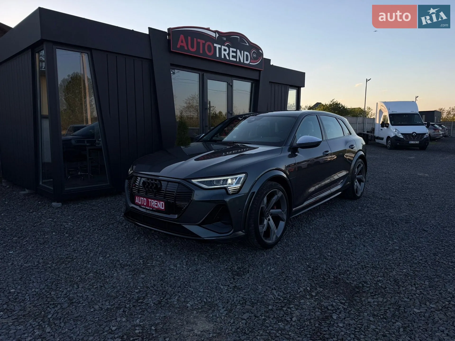 2022 Audi e-tron S - мініатюра 4