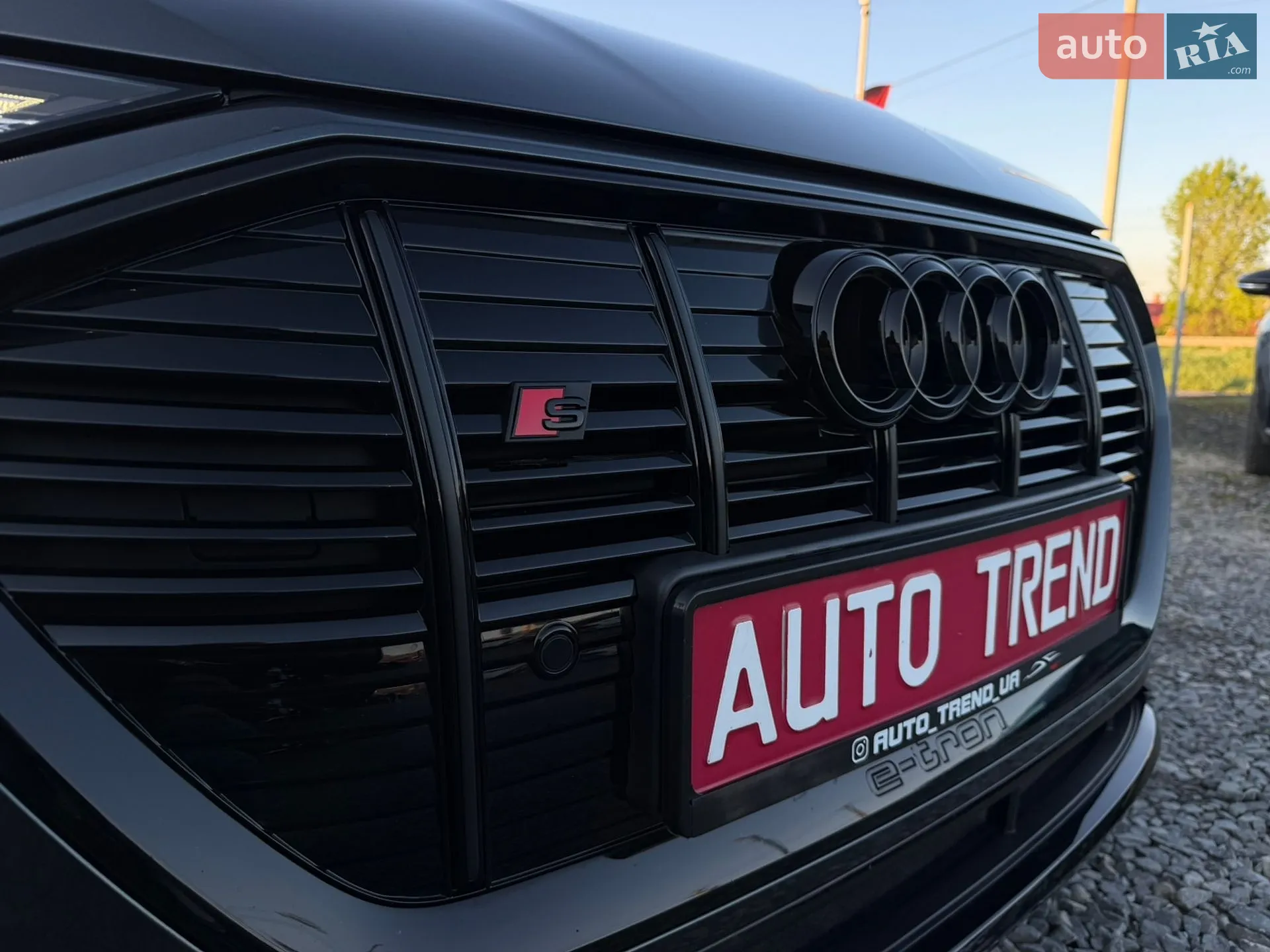 2022 Audi e-tron S - мініатюра 19
