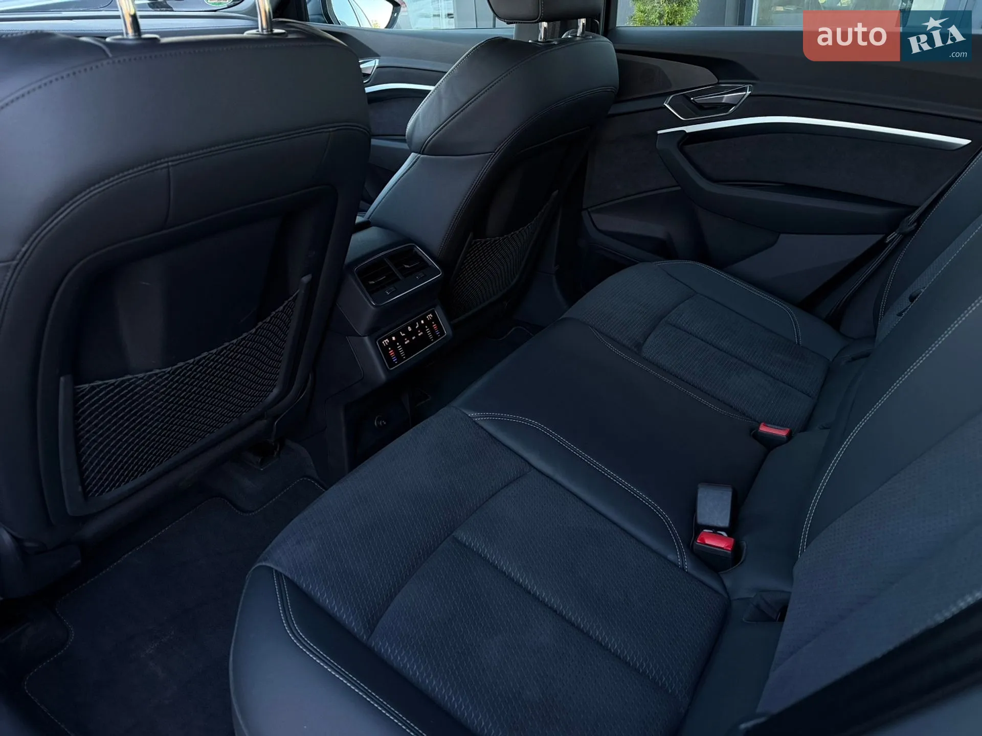 2022 Audi e-tron S - мініатюра 26