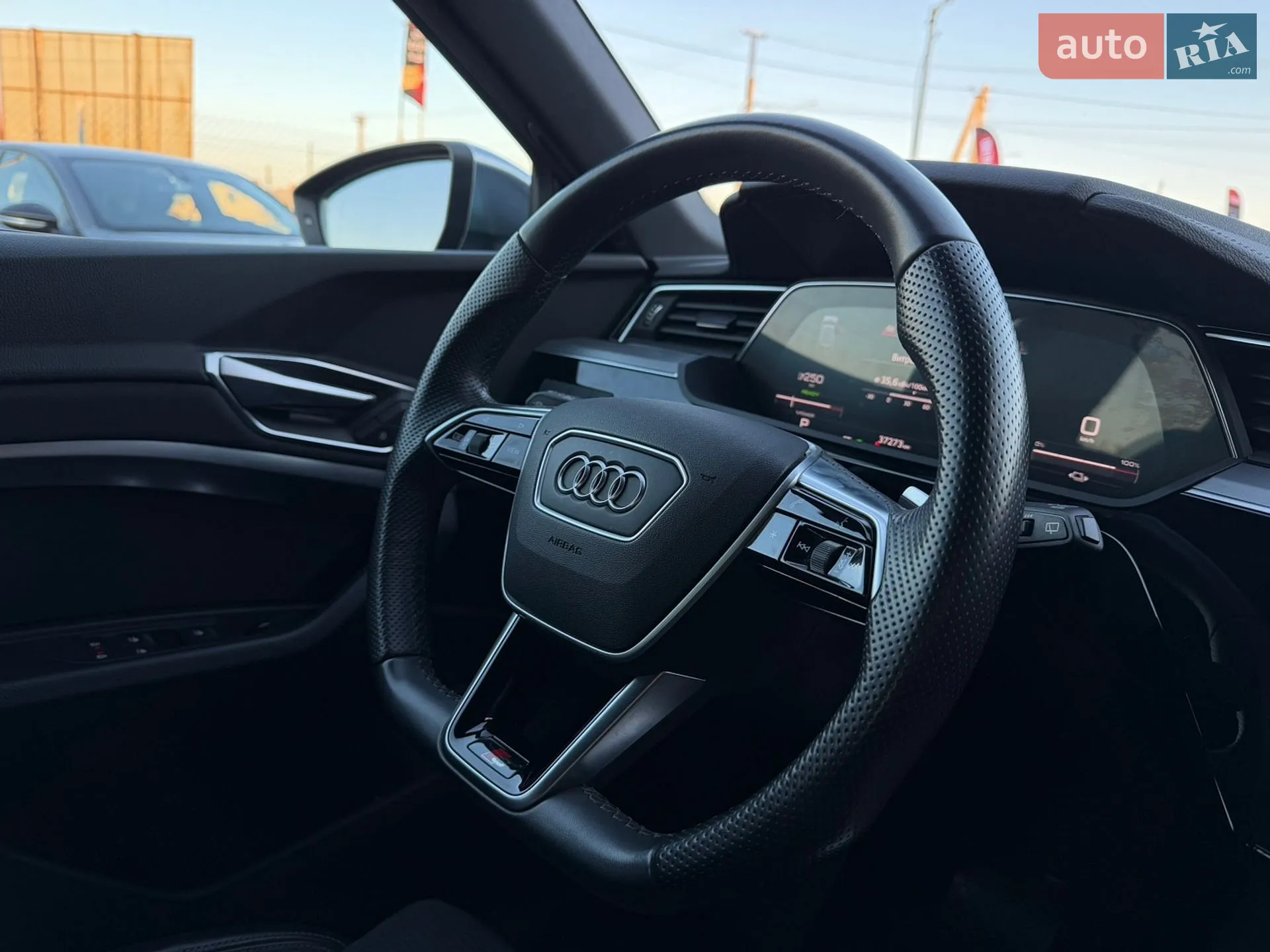 2022 Audi e-tron S - мініатюра 41