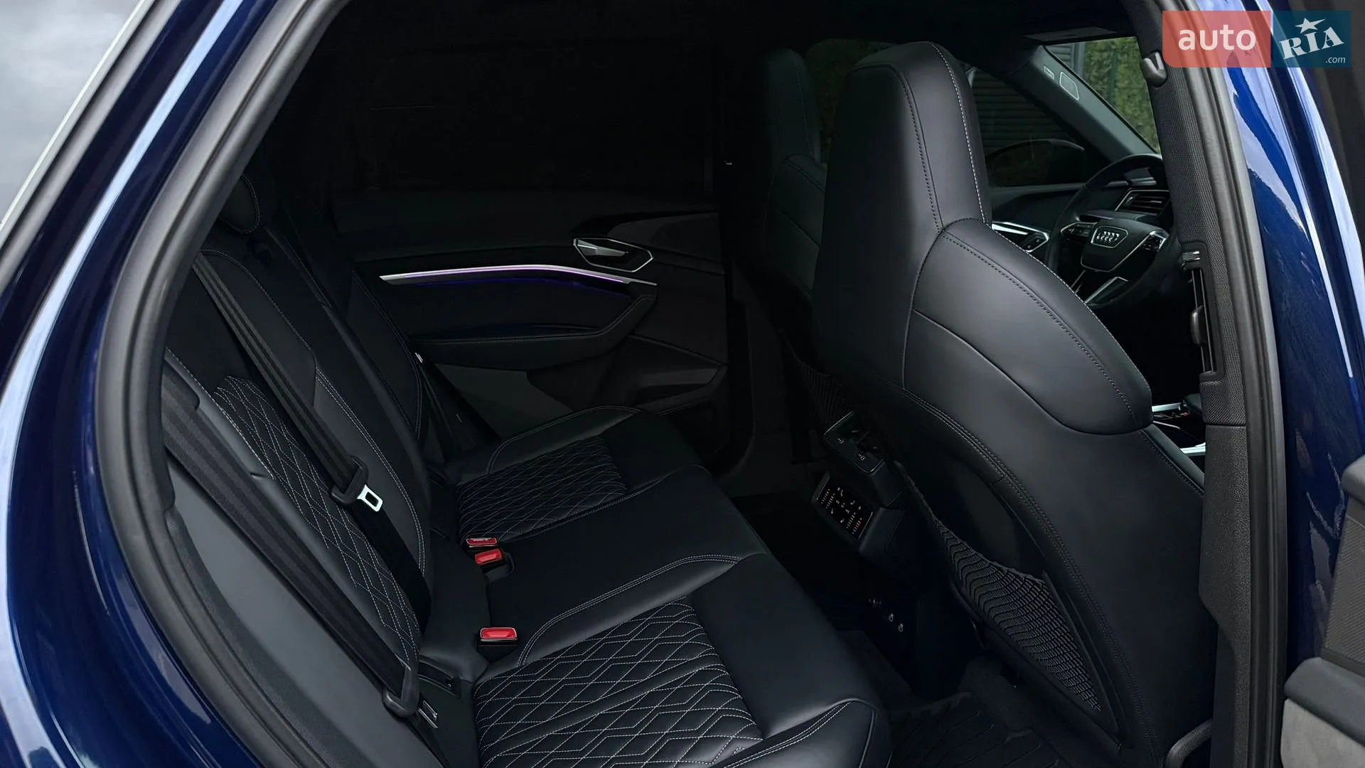 2022 Audi e-tron S - мініатюра 38