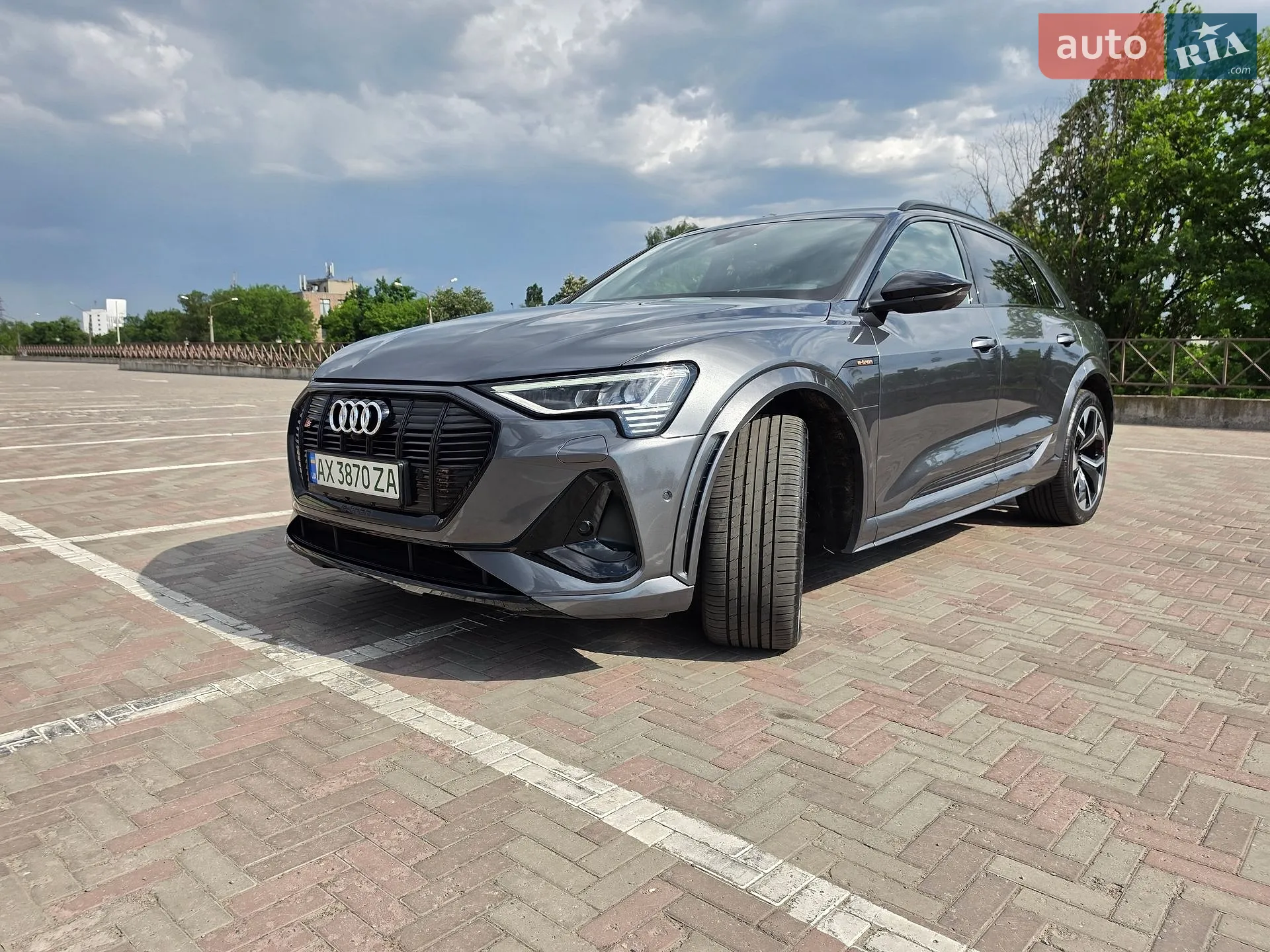 2020 Audi e-tron S - мініатюра 16