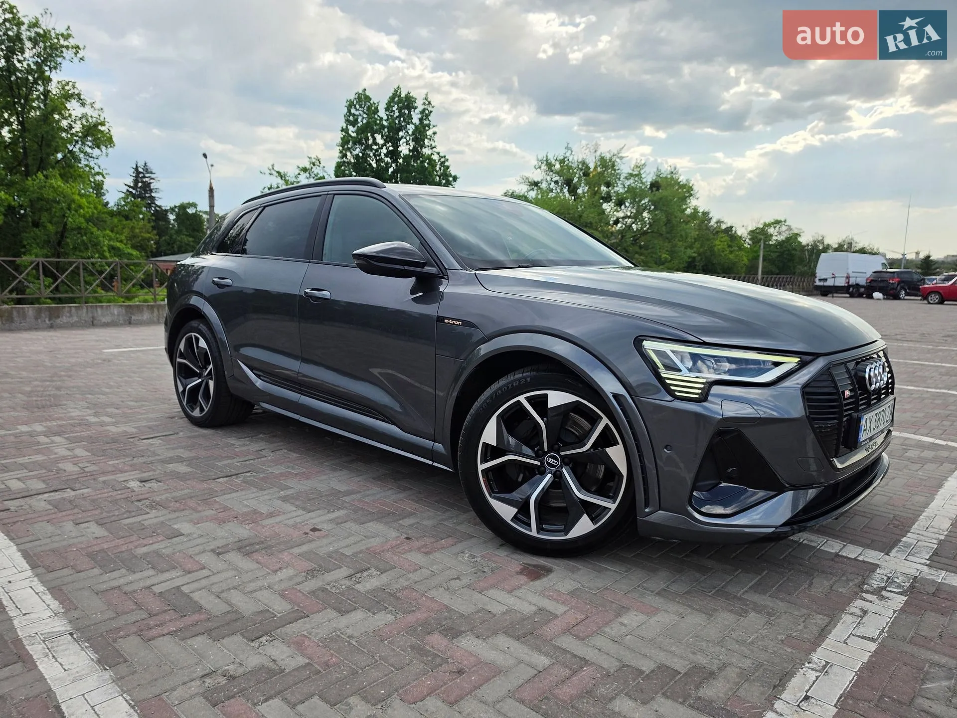 2020 Audi e-tron S - мініатюра 14