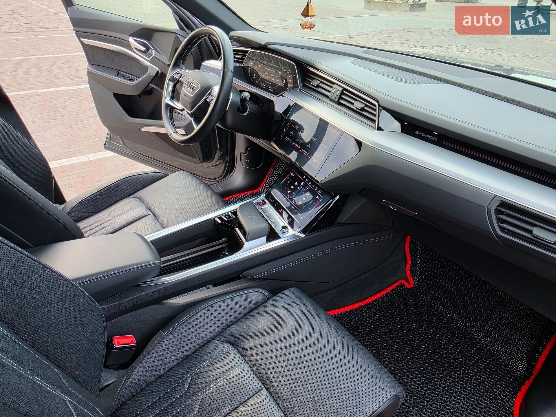 2020 Audi e-tron S - мініатюра 41
