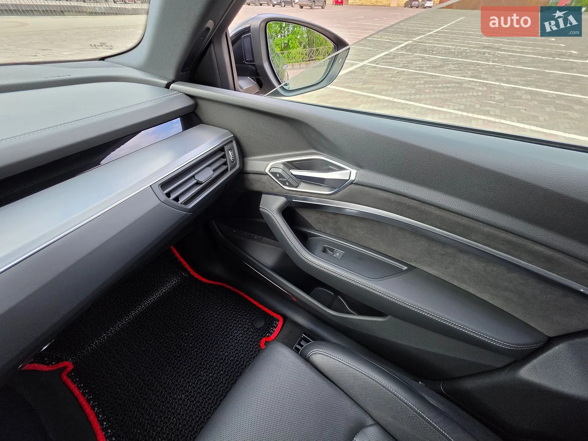 2020 Audi e-tron S - мініатюра 48