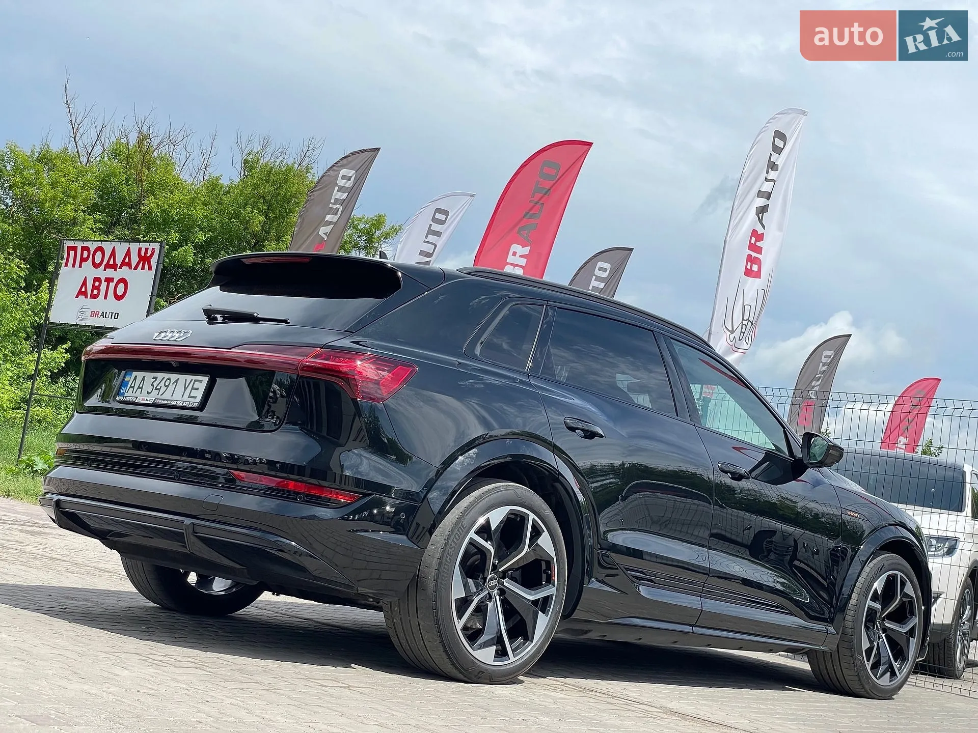 2022 Audi e-tron S - мініатюра 15