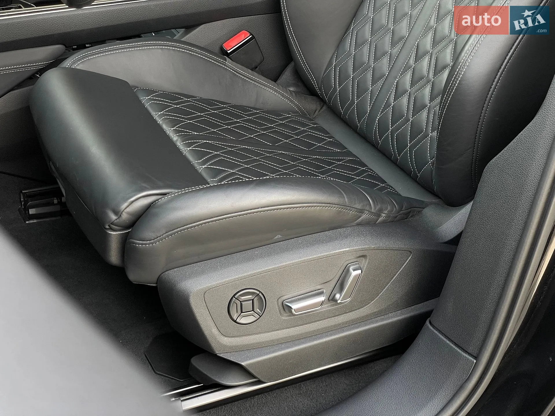2022 Audi e-tron S - мініатюра 27