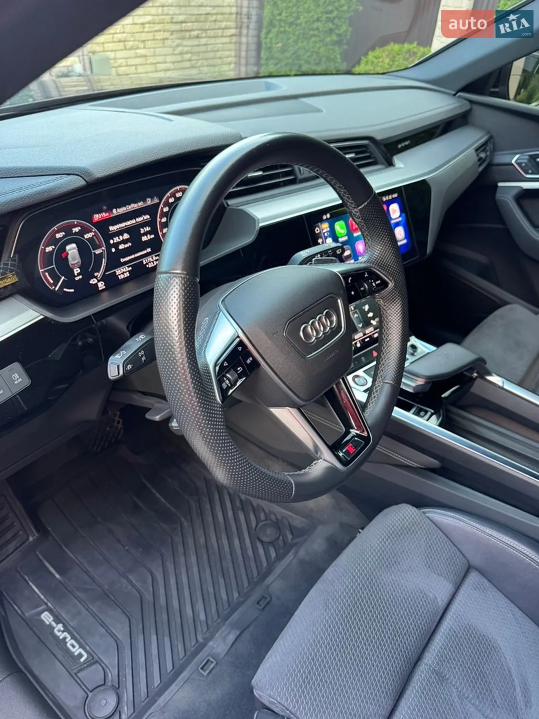 2021 Audi e-tron S - мініатюра 27