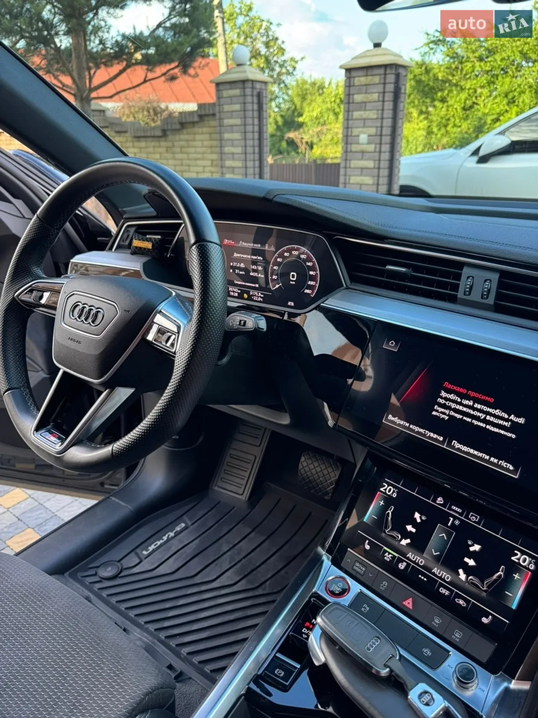 2021 Audi e-tron S - мініатюра 38