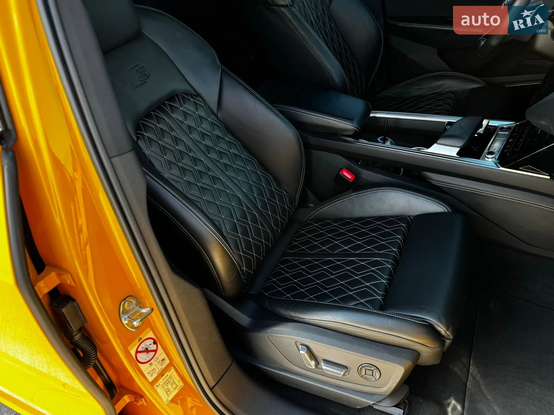 2022 Audi e-tron S - мініатюра 24