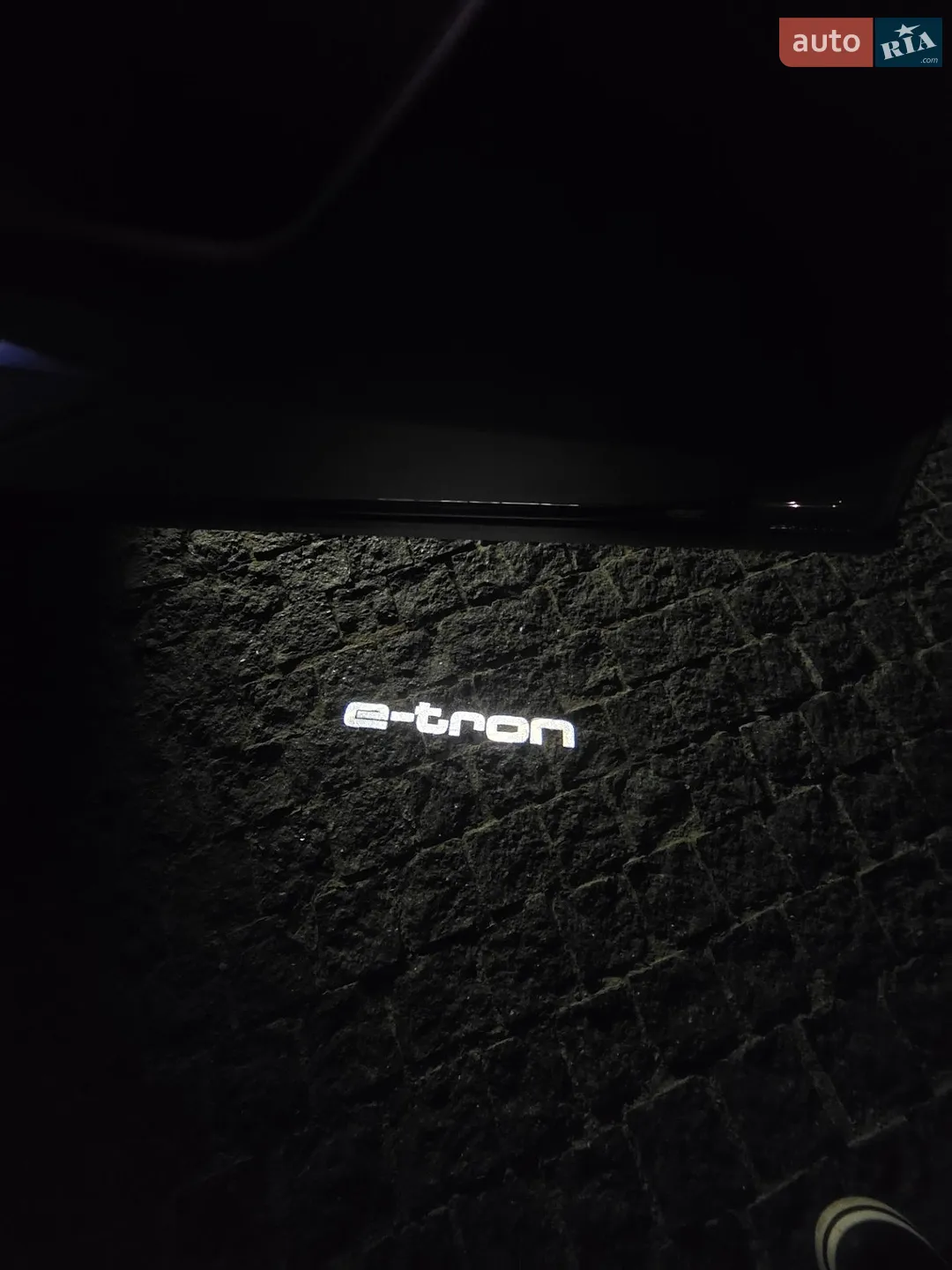 2020 Audi e-tron S - мініатюра 2