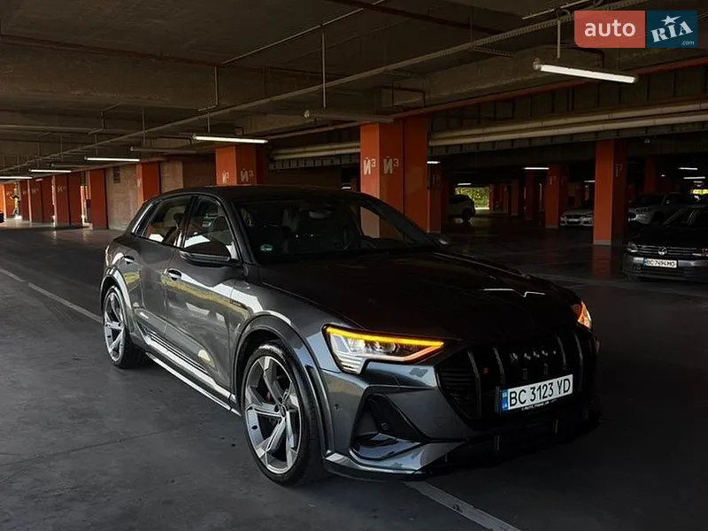 Audi e-tron S